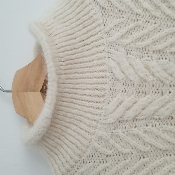❄ MNG Cream Sweater Size L - Picture 3 of 12